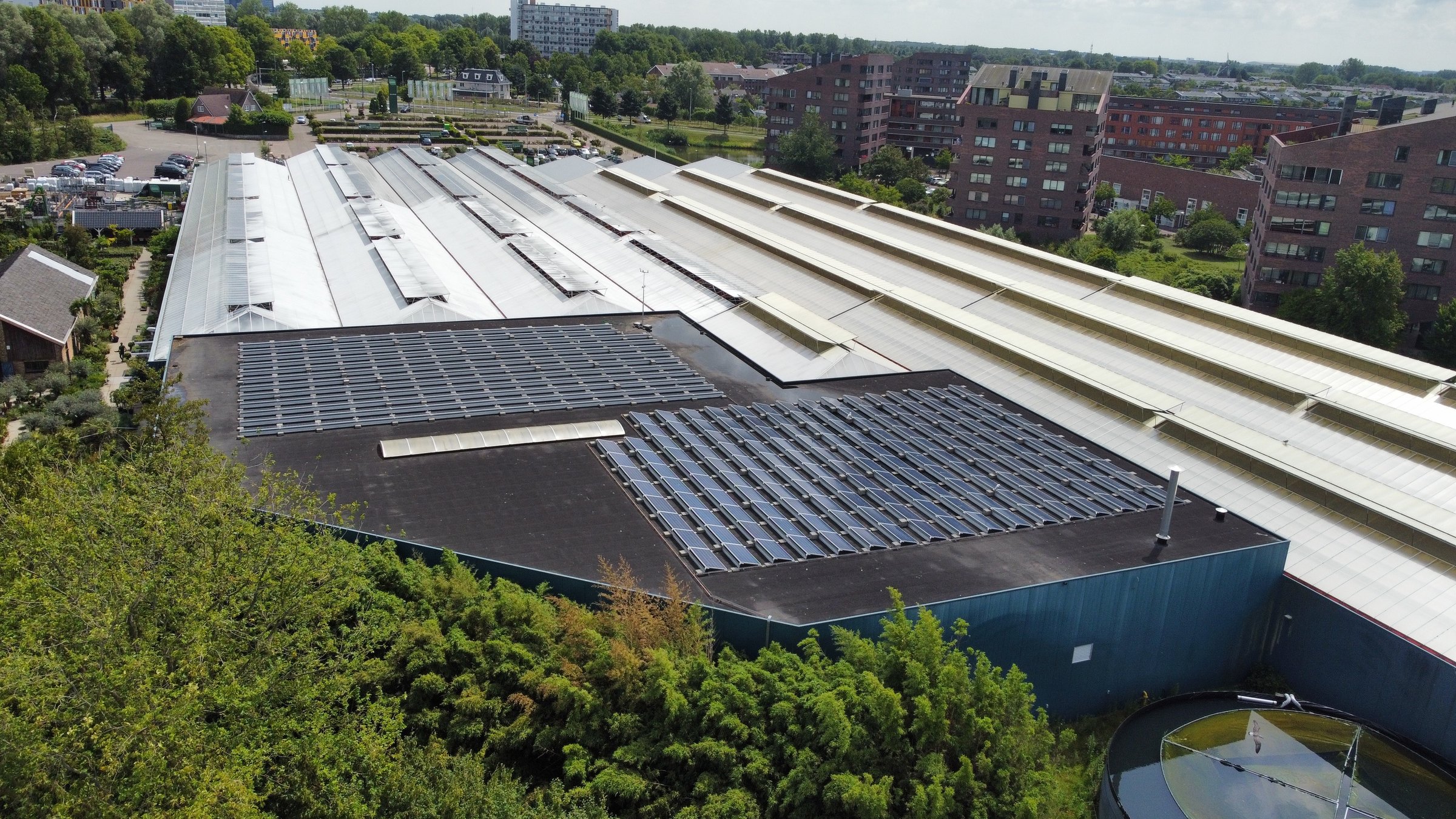 Zakelijke zonnepanelen op Tuincentrum Osdorp