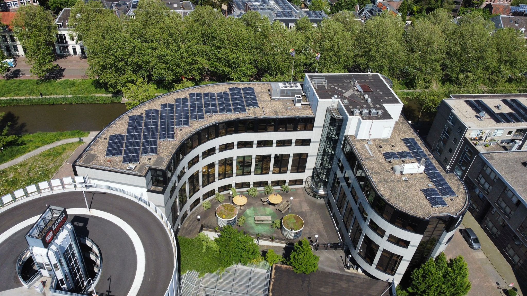 Zakelijke zonnepanelen die Zoncoalitie realiseerde voor POA