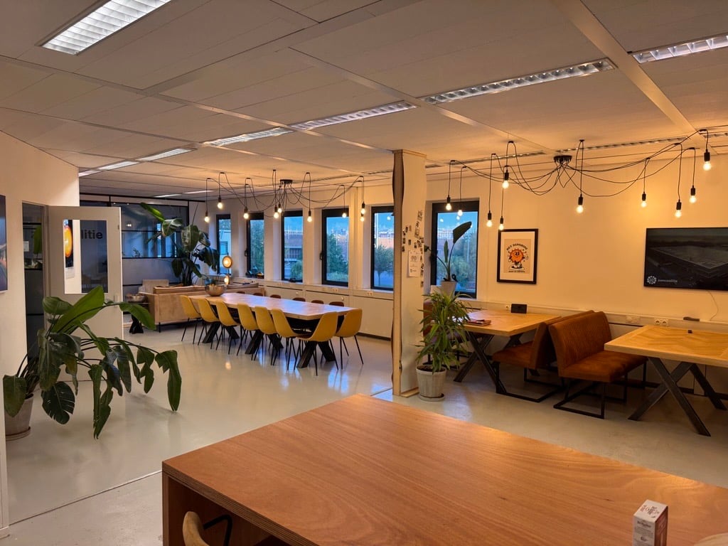 Kantoortuin van het Sampre HQ